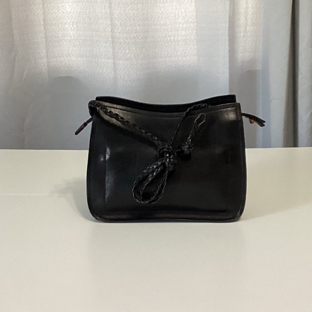 Sigred Olson Black Leather Crossbody Bag